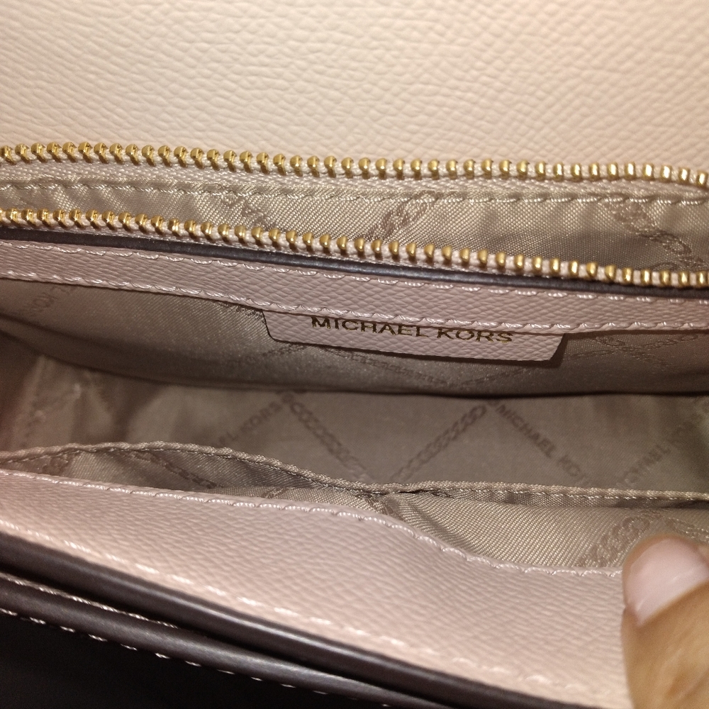 Michael Kors Leather Crossbody bag - Picture 6 of 9